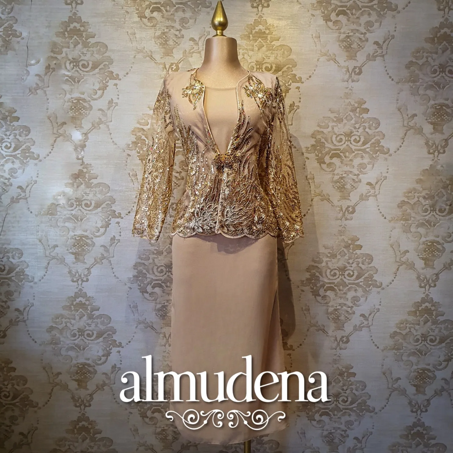 Vestido Oro Con Saco Bordado